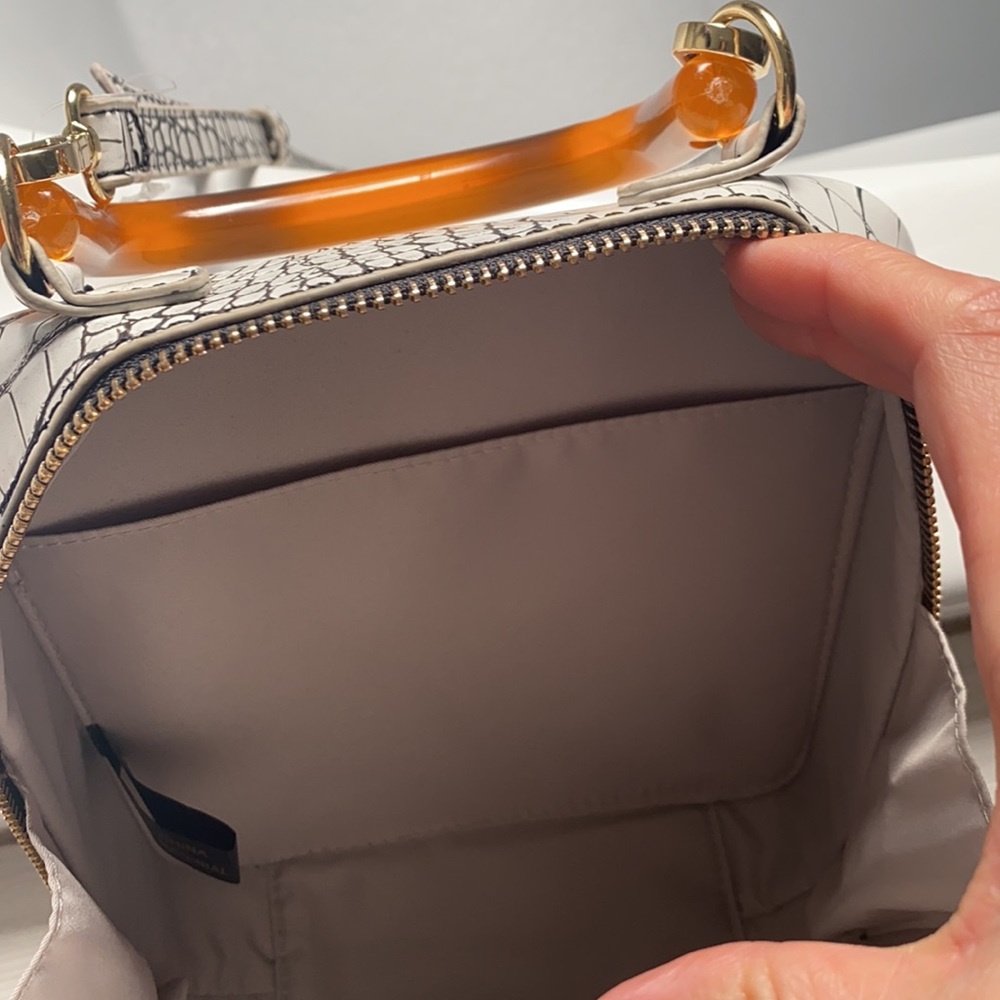 Handbag - Picture 4 of 6